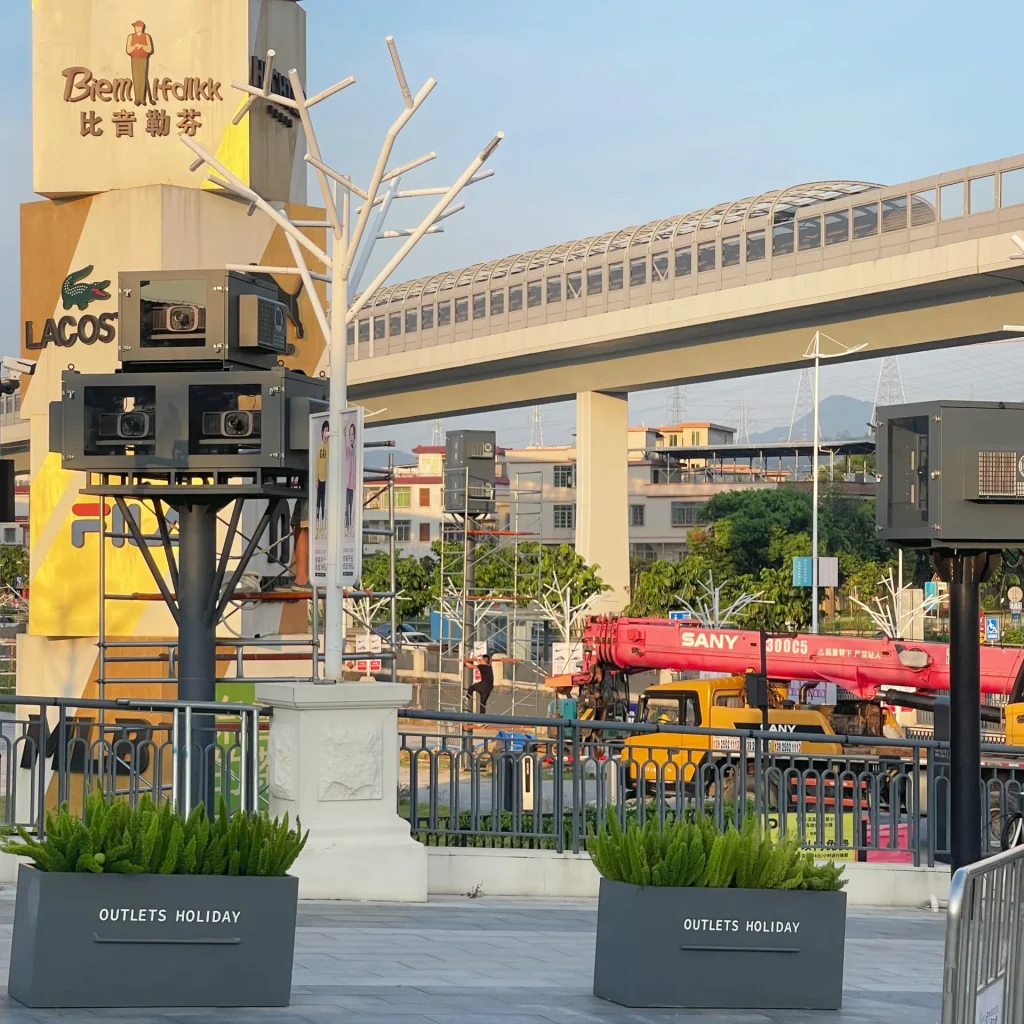 Waterproof Enclosure for Outdoor Projectors.-转换自-jpg